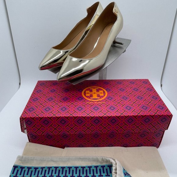 TORY BURCH Women's NEW Elizabeth 40MM Pump Mirrored Metallic Silver Kitten Shoes - Picture 2 of 10
